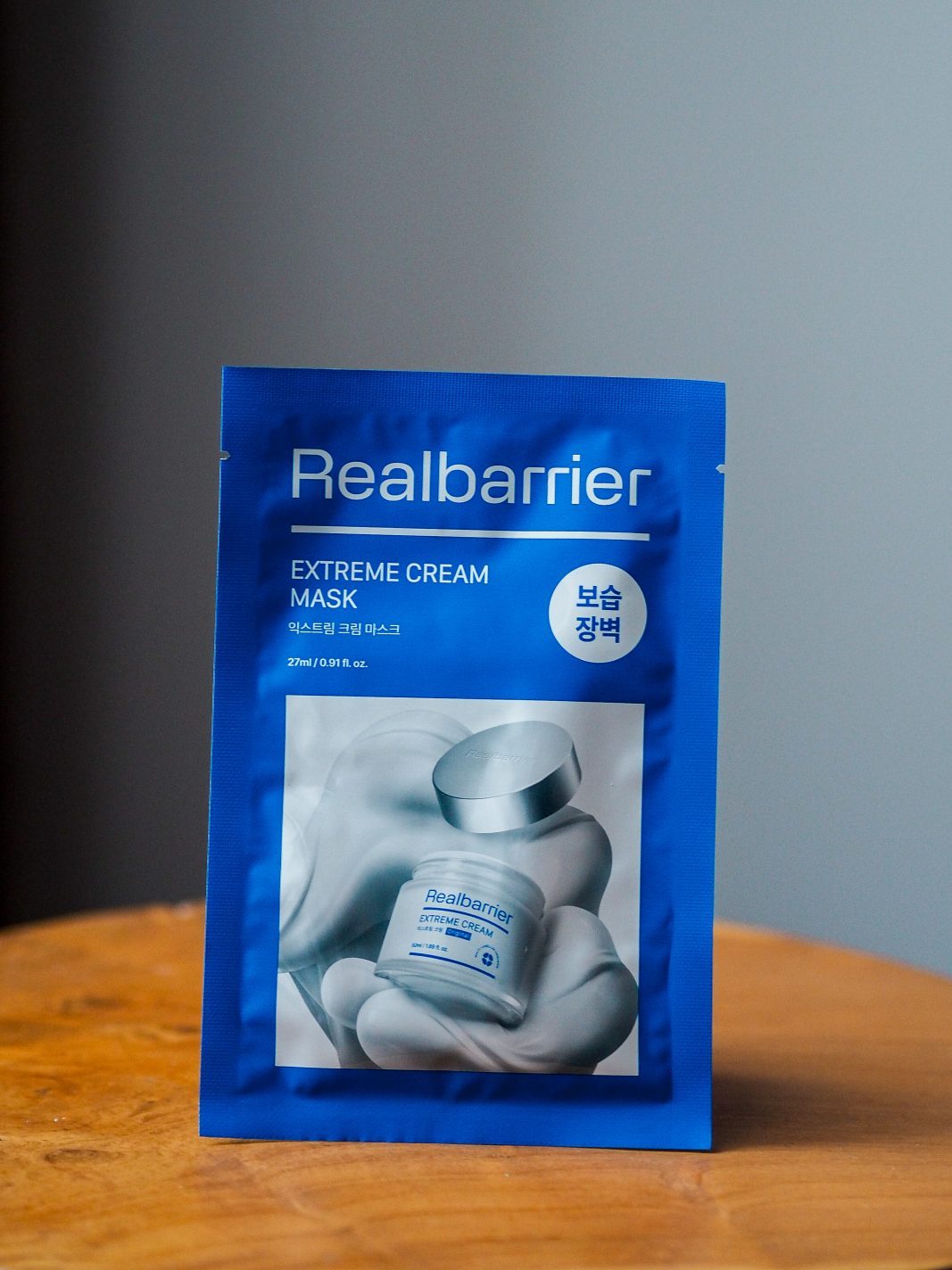 Восстанавливающая тканевая маска с церамидами Real Barrier Extreme Cream Mask