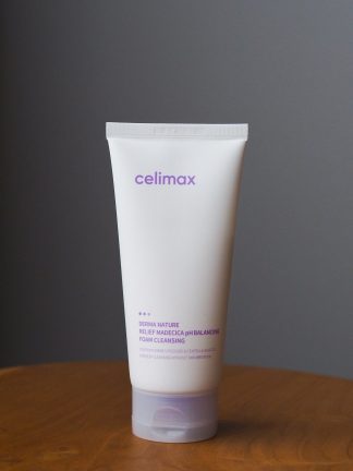 Слабокислотная пенка для умывания Celimax Derma Nature Relief Madecica pH Balancing Foam Cleansing