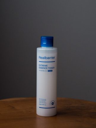 Гиалуроновый молочный тонер-эссенция с церамидами Real Barrier Extreme Essence Toner