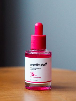 Осветляющая сыворотка с ниацинамидом medicube TXA Niacinamide 15 Serum