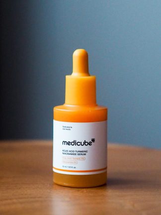 Капсульная сыворотка для сияния кожи medicube Kojic Acid Turmeric Niacinamide Serum